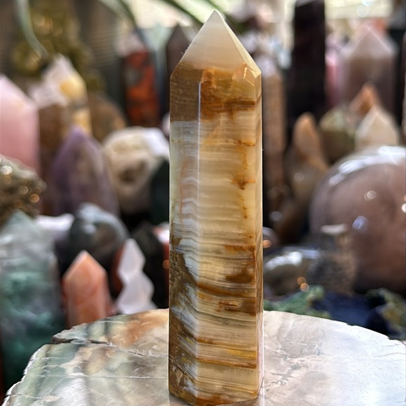 🎄Sale🎄Green Onyx Crystal Point! - Picture 5 of 6